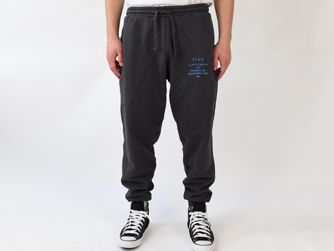 SUPPLEMENT TRACK PANT. GUNMETAL